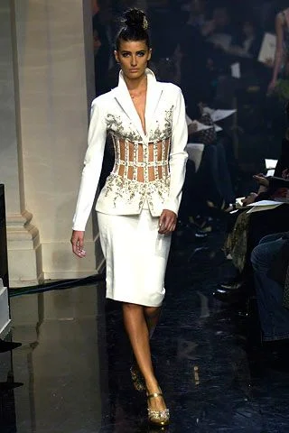 Look 16